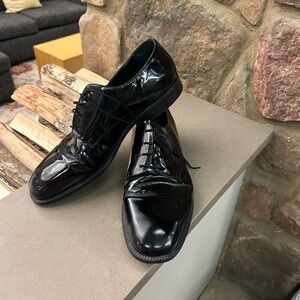 Men’s Adolfo Men's Glossy Black Oxfords-size 13
Like  new—made in Italy